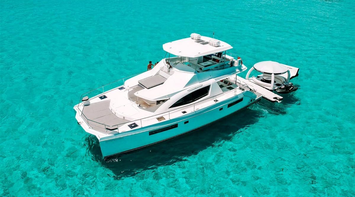 Private-Catamaran-charter-cancun-Leopard-51-(5)
