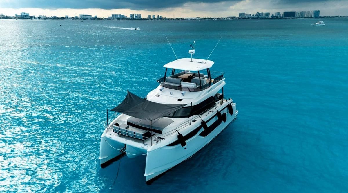 Private-Catamaran-charter-cancun-Prestige-48-(2)