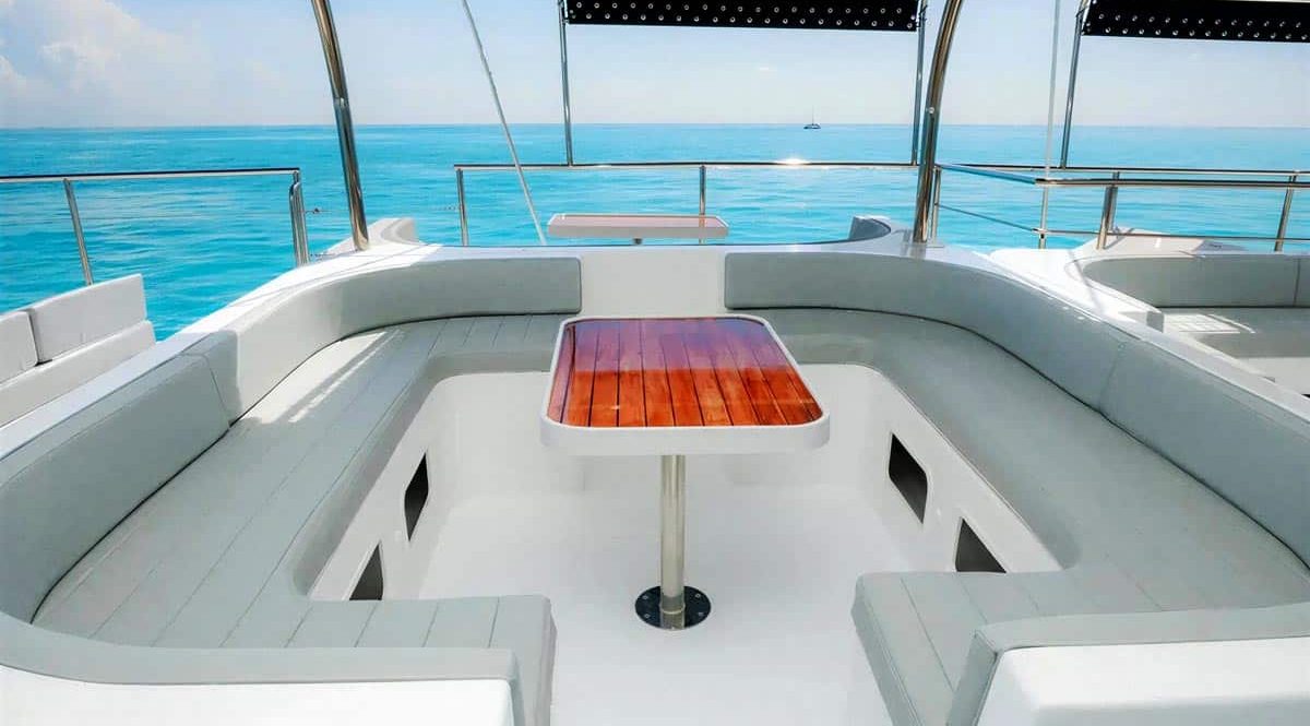 Private-Luxury-Catamaran-60-ft-charter-cancun-(3)