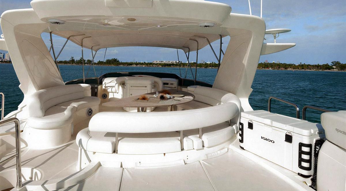 Luxury Yacht Rental Cancun Mexico - Azimut 80