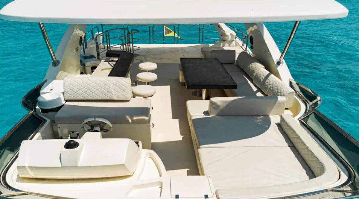 Luxury Yacht Rental Cancun Mexico - Azimut 84