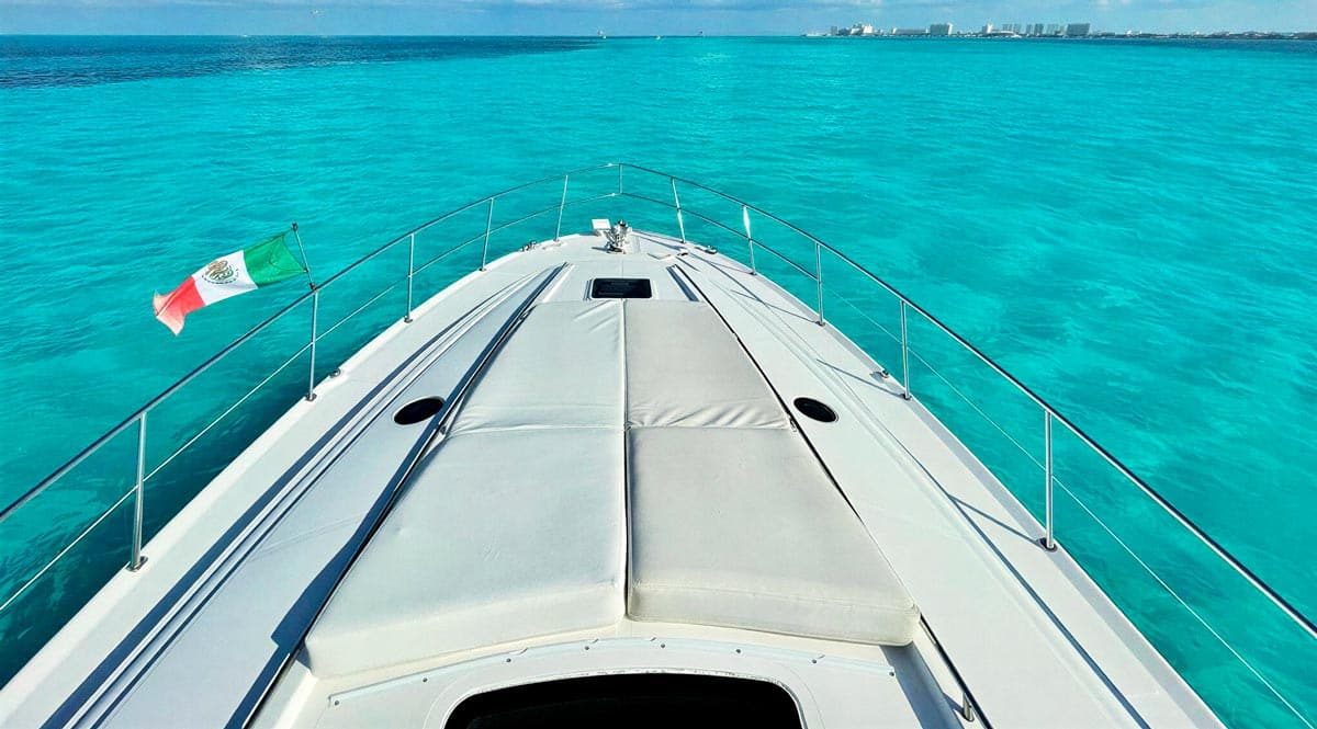 Luxury Yacht Rental Cancun Mexico - Sea Ray 55