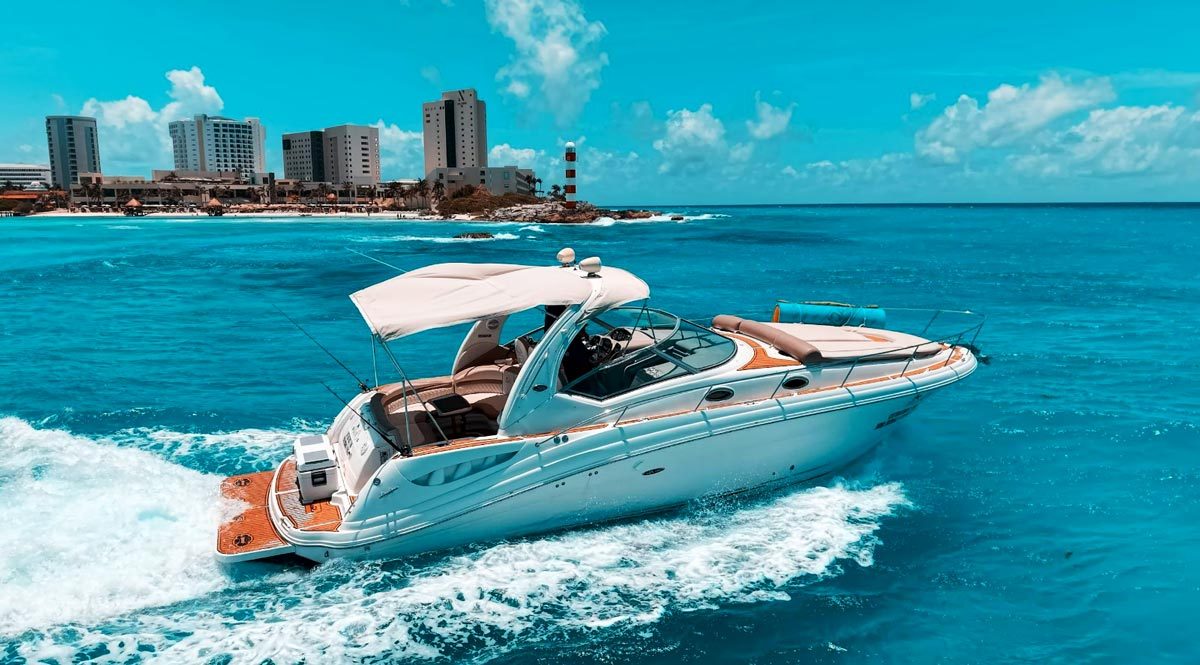 Renta de yate en Cancún - Sea Ray 37